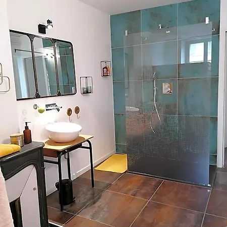 לינה וארוחת בוקר Le 43-4 Avec Sauna Privatif 4*