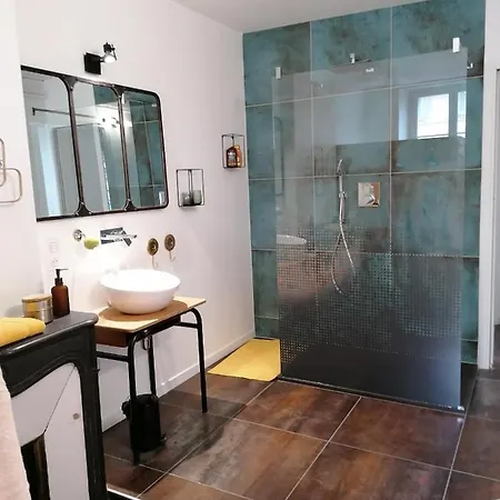 לינה וארוחת בוקר Le 43-4 Avec Sauna Privatif