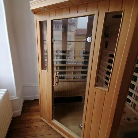 Nocleg ze śniadaniem Le 43-4 Avec Sauna Privatif 4*